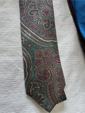 Eaton Paisley Silk Tie in Teal and Burgundy by